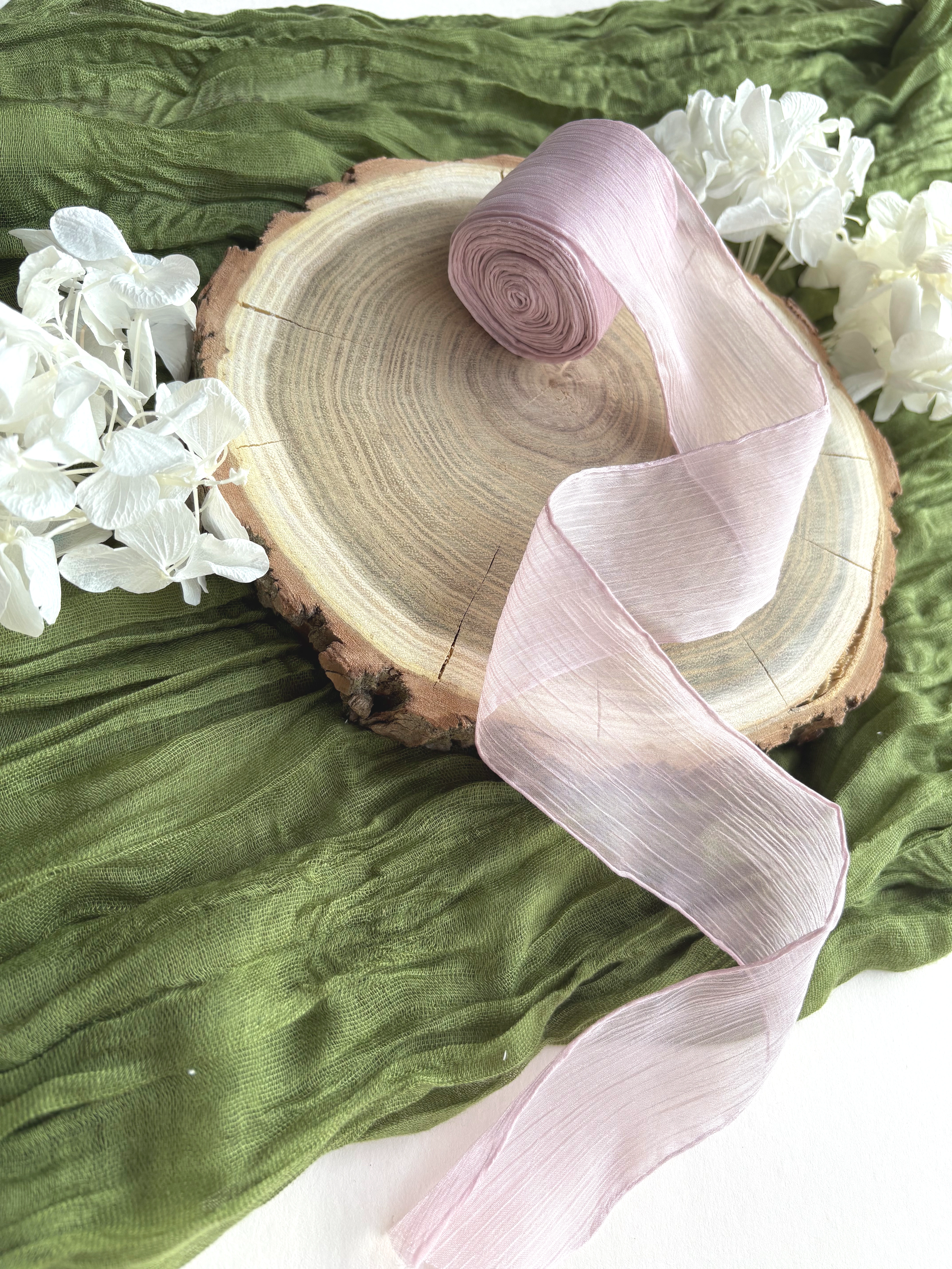 Panglica șifon texturat - Panglică șifon texturat roz pudrat pentru decor elegant | AnArt Boutique