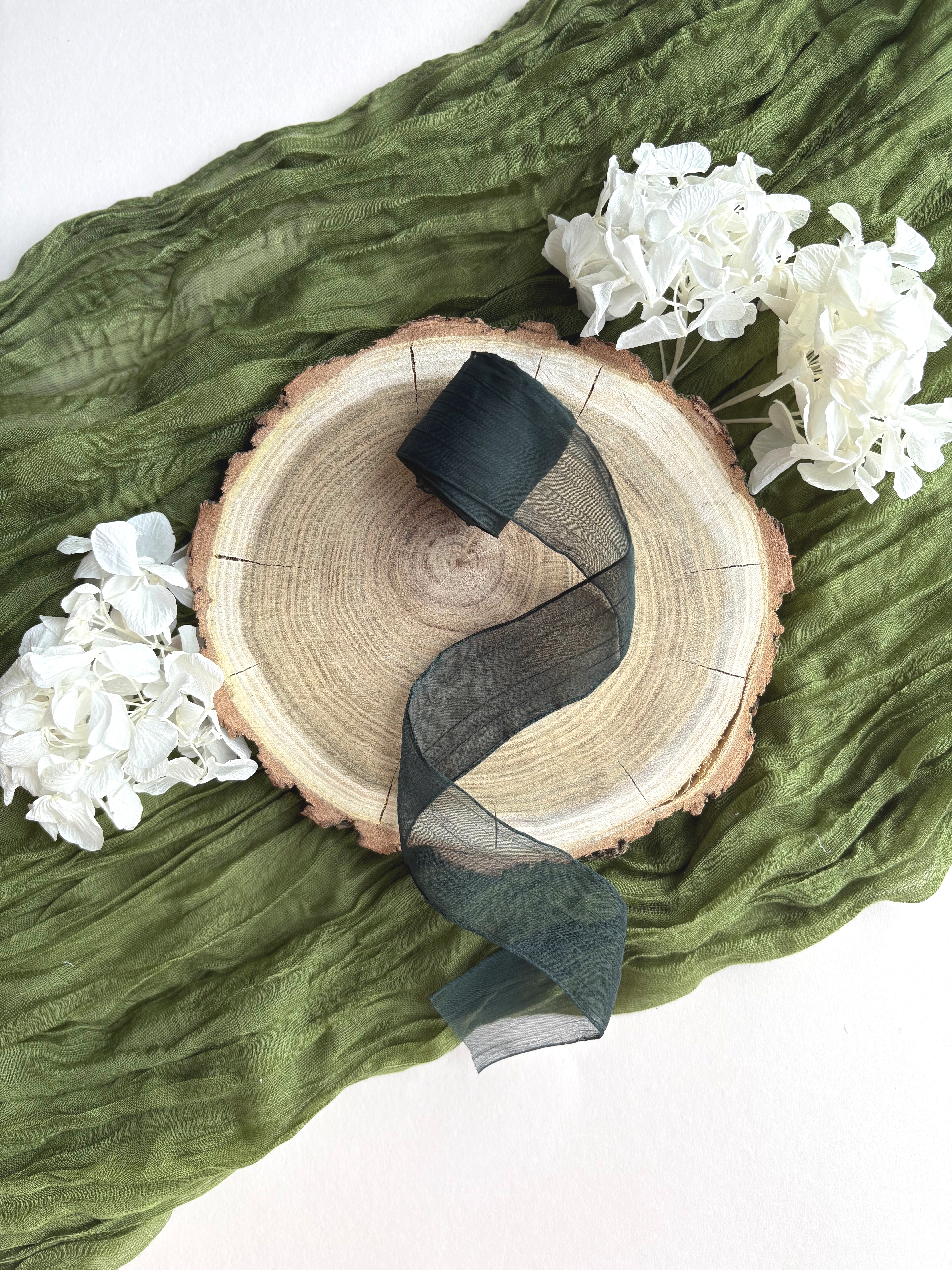 Panglica șifon texturat - Panglică șifon texturat verde pădure – ideală evenimente | AnArt Boutique