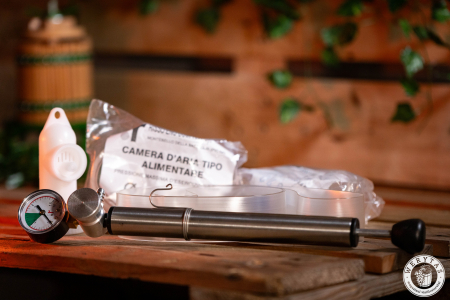 Vas inox cu capac plutitor și picior mobil, cu supapă de fermentare, 150 ltr [3]