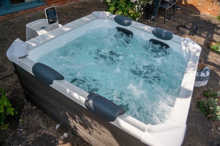 Jacuzzi cu pereți rigizi MSpa Oslo - 6 persoane, 850 L - hidromasaj, încălzire, UVC și bandă LED - grădină și terasă [7]