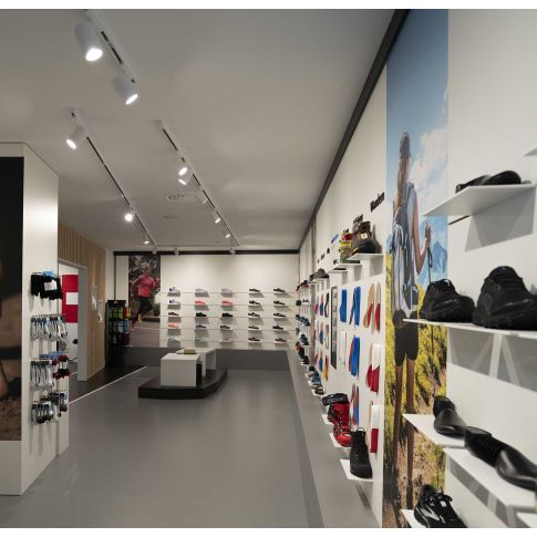 Proiector LED focusabil pe șină DALI HV, 3 faze, 42W, 20°–70°, 3000K, CRI92, alb mat, dimabil DALI [3]