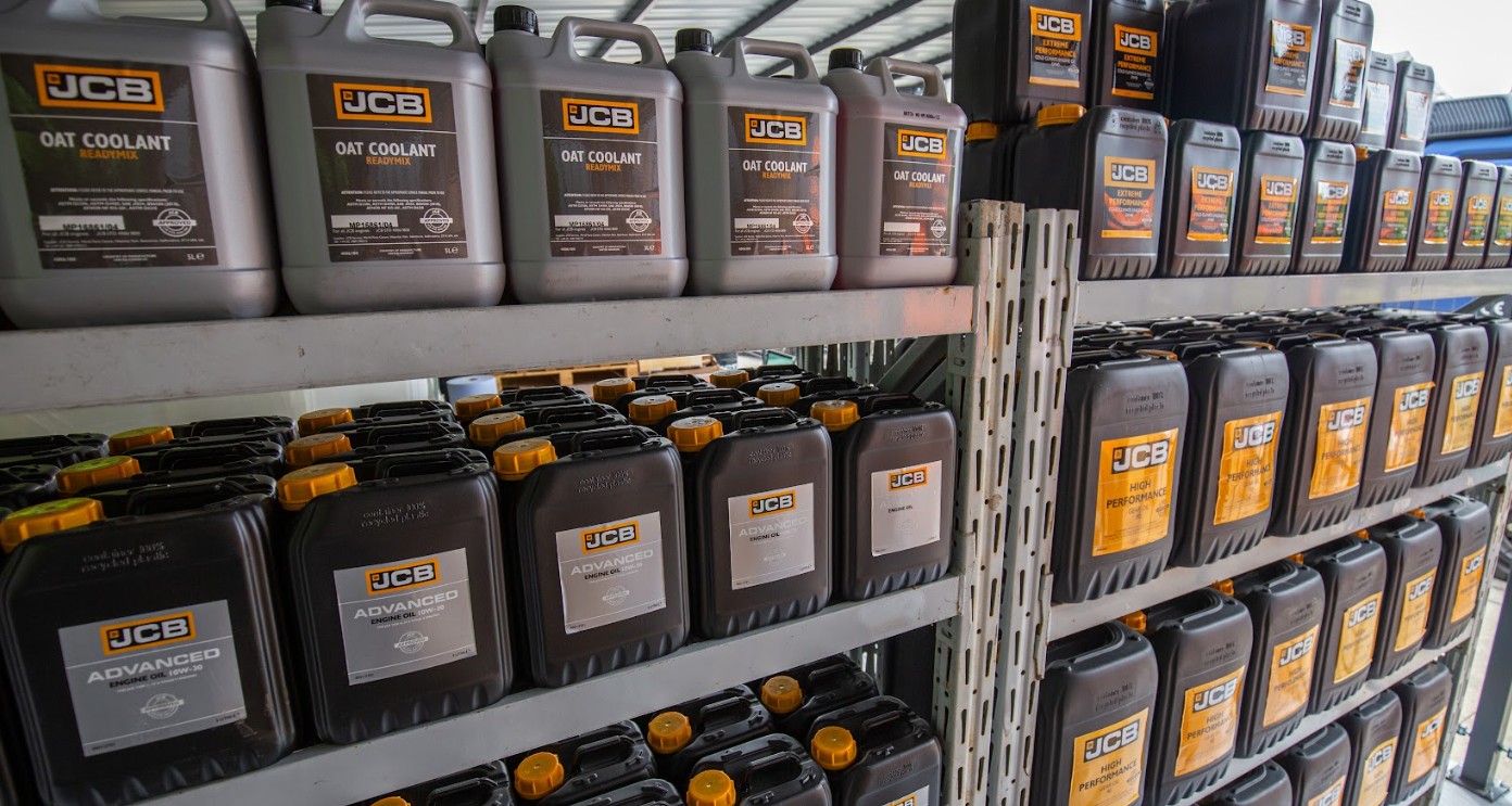 Ulei JCB Original - performanță maximă și protecție pentru utilajele tale
