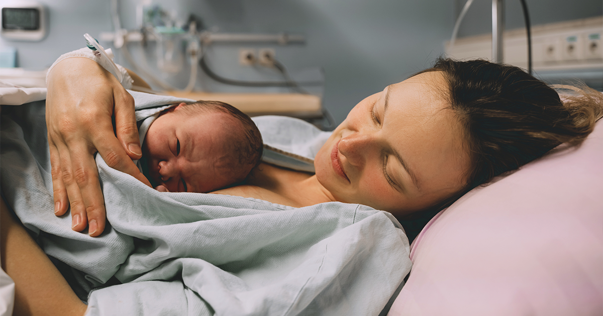 Recuperarea după nașterea naturală. Sfaturi de la Moașa Camelia Eremia.