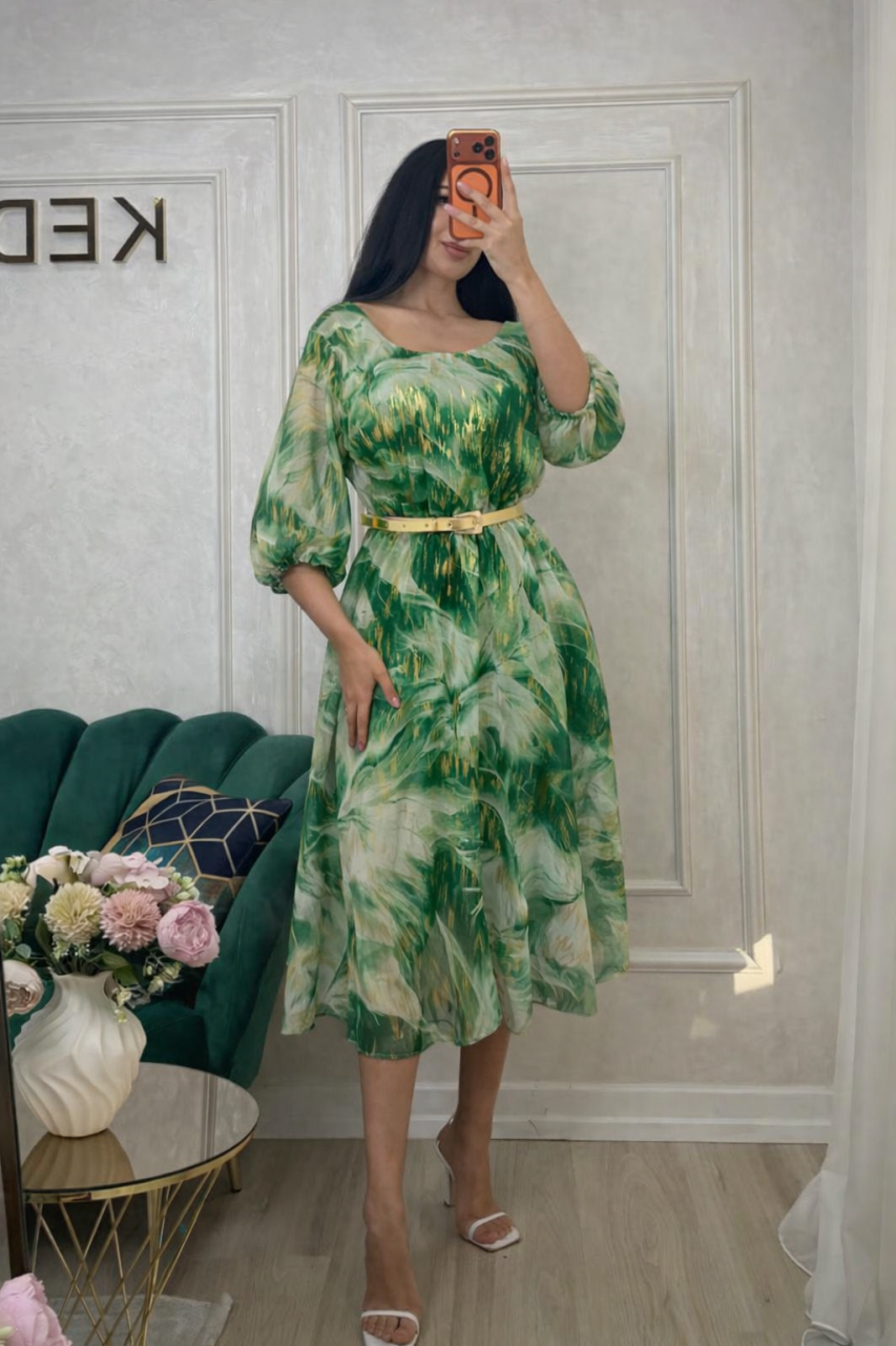 Rochie de zi, verde cu imprimeu auriu și curea în talie. [2]