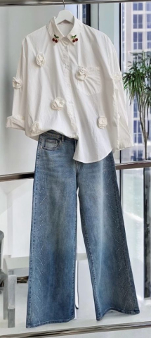 Camasa alba cu trandafiri 3D și broșe cireșe [1]