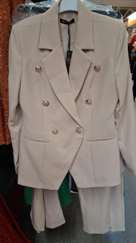 Compleu bej cu nasturi aurii Carola [1]