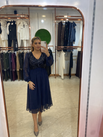 Rochii Marimi Mari / Plus Size - Rochie bleumarin cu mâneci din voal Wanda