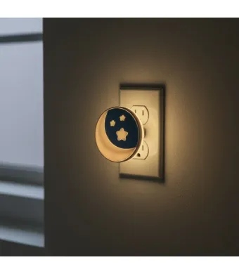 Camera ta - Lampă En Gros de Veghe la Priză cu Senzor – Model Lună și Stele