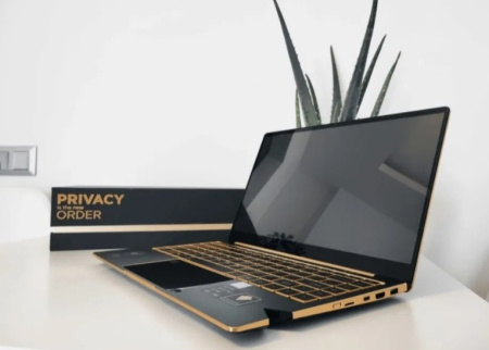 Targ Digital - Laptop CryptoDATA BASM  - Securitate și Confidențialitate Excepțională