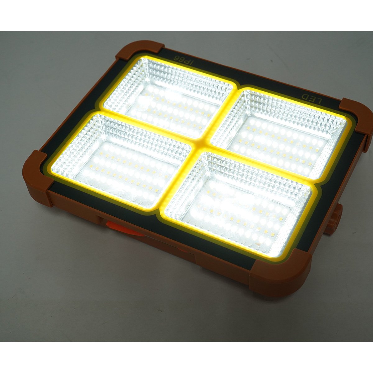 Proiector LED portabil 200 W cu panou solar 3 W Breckner Germany [9]