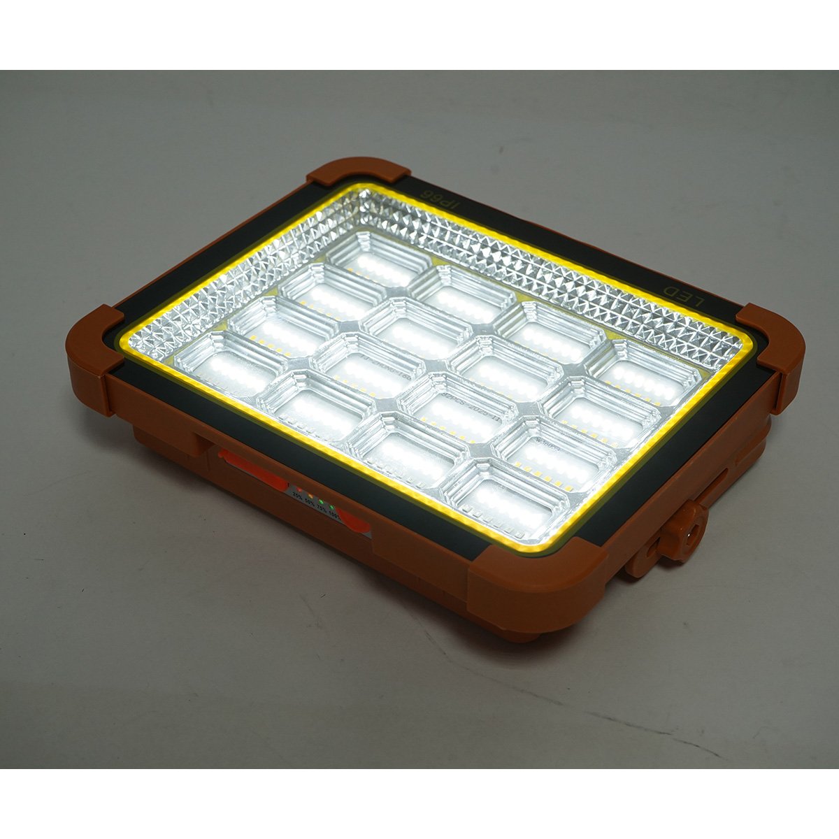 Proiector LED portabil 500 W cu panou solar 3 W Breckner Germany [9]