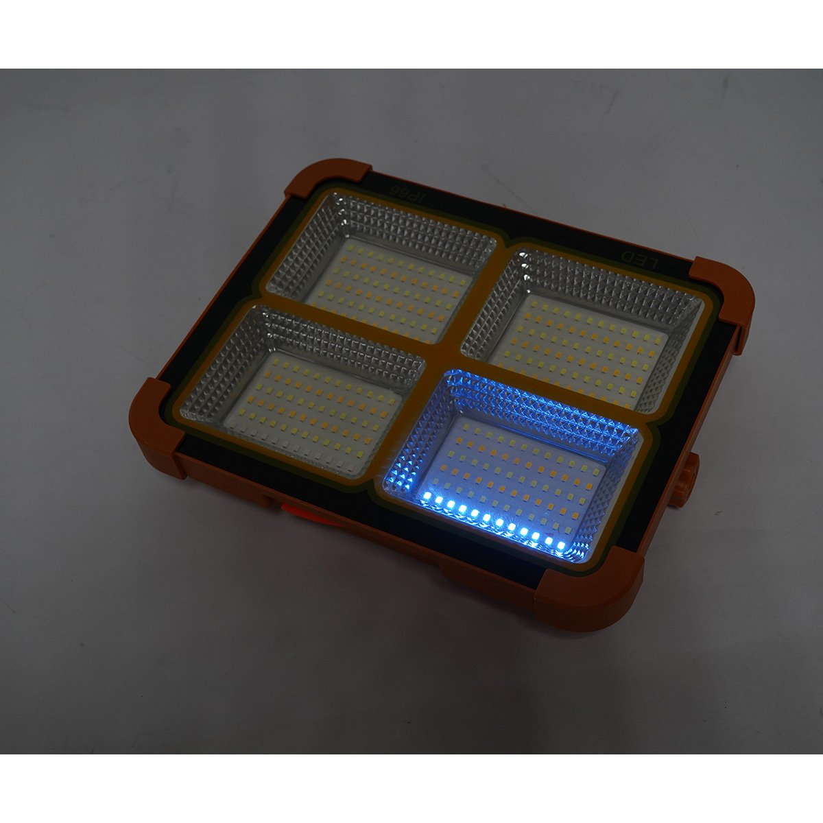 Proiector LED portabil 200 W cu panou solar 3 W Breckner Germany [12]