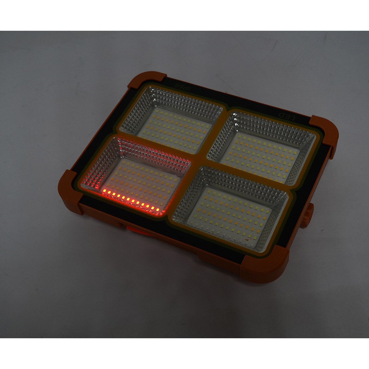 Proiector LED portabil 200 W cu panou solar 3 W Breckner Germany [11]