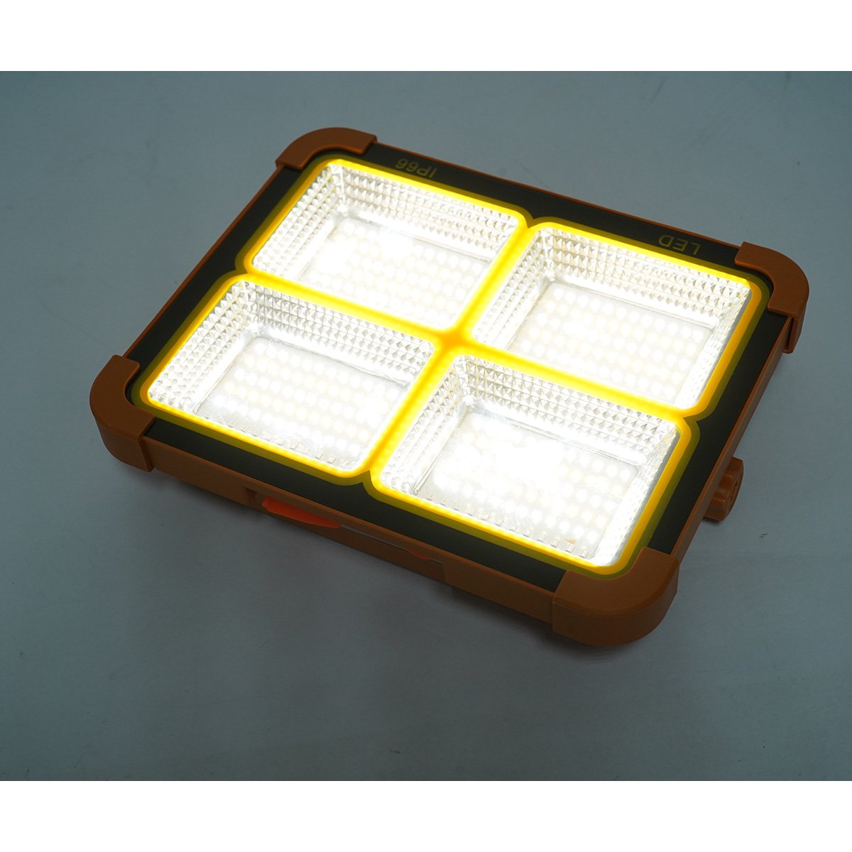 Proiector LED portabil 200 W cu panou solar 3 W Breckner Germany [10]