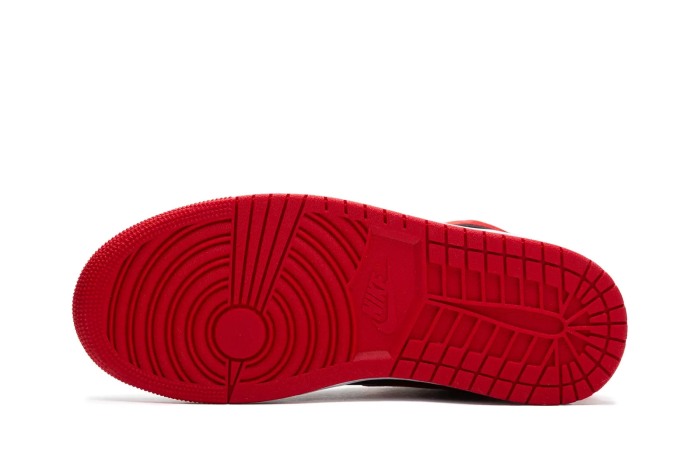 Jordan 1 Retro High OG Bred Satin FD4810-061 [3]