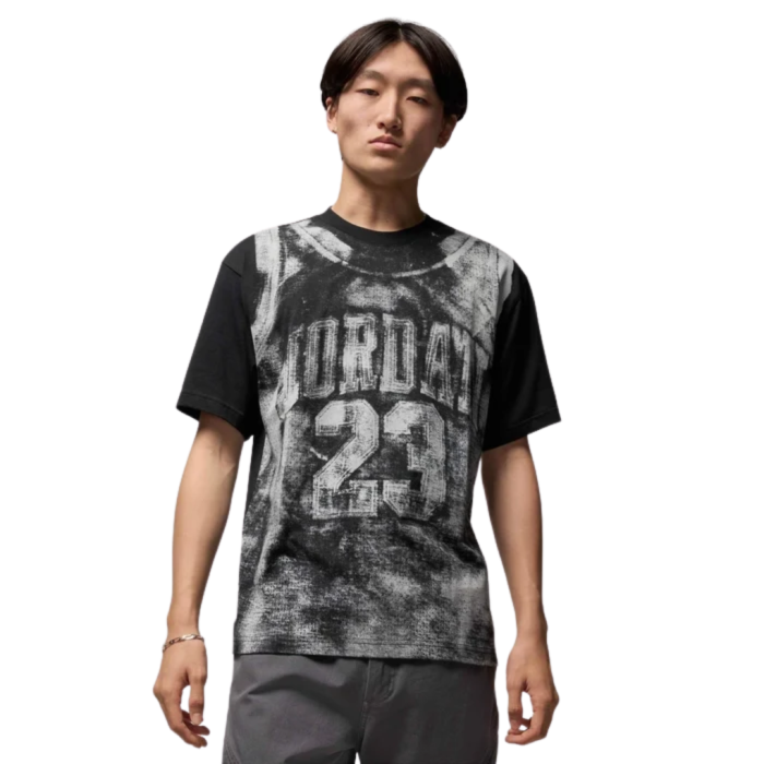 M J BRK COL SS GFX CREW HQ8930-010 [1]