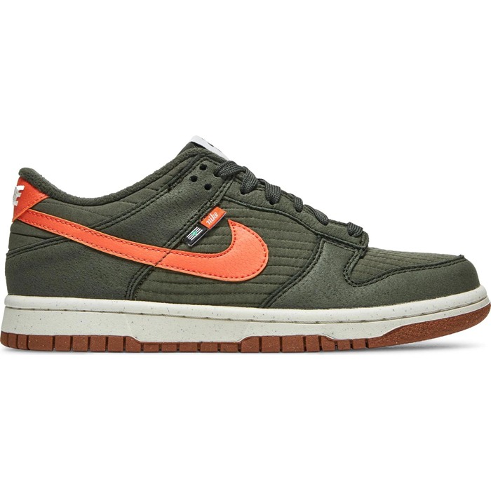 NIKE DUNK LOW SE NN BG DC9561-300 [1]