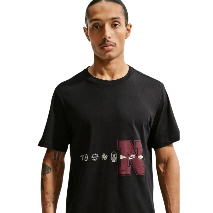 U NSW TEE STD CELEBRATE BRAND IH1345-010 [2]