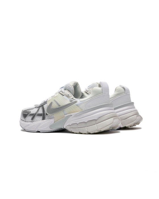 W NIKE V2K RUN FD0736-104 [3]