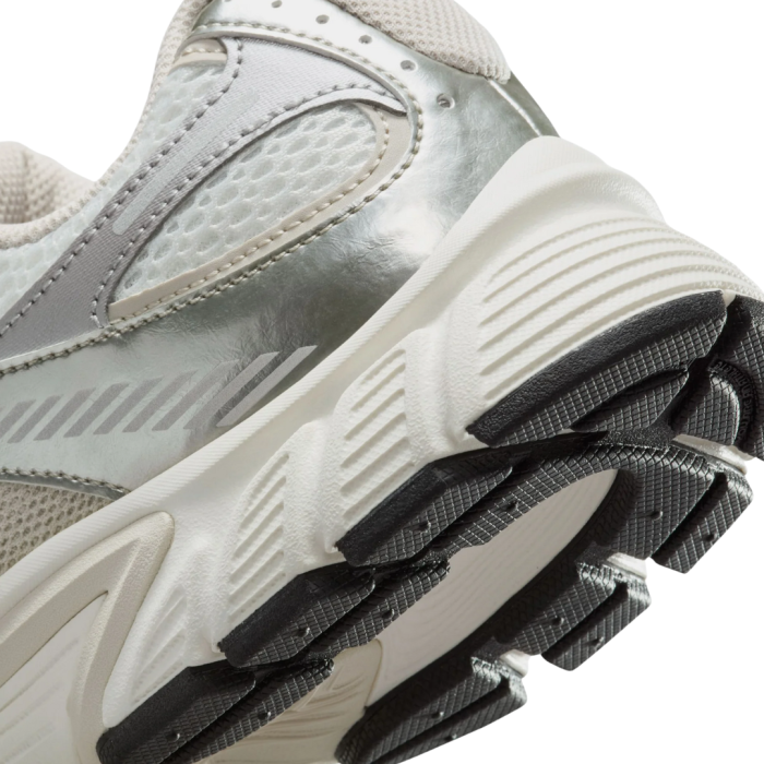 W NIKE V5 RNR HQ7901-104 [5]
