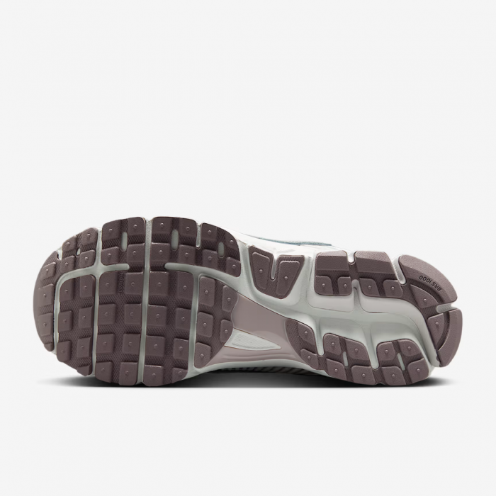 W NIKE ZOOM VOMERO 5 HV6417-001 [8]