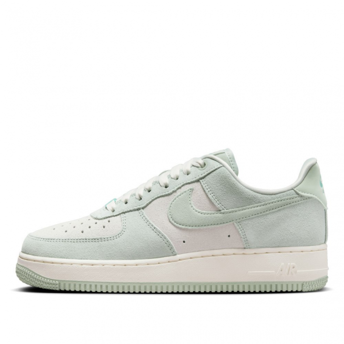 WMNS AIR FORCE 1 `07 SE TRK3 HQ1497-099 [2]