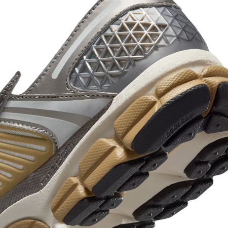 NIKE ZOOM VOMERO 5 MET FJ4151-006 [6]