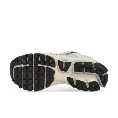 W NIKE ZOOM VOMERO 5 C.O.R. FN6742-002 [3]