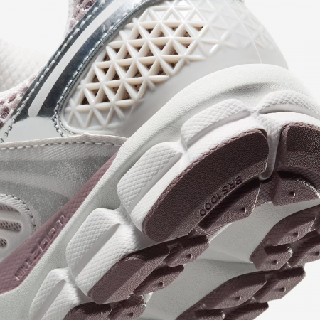 W NIKE ZOOM VOMERO 5 HV6417-001 [5]