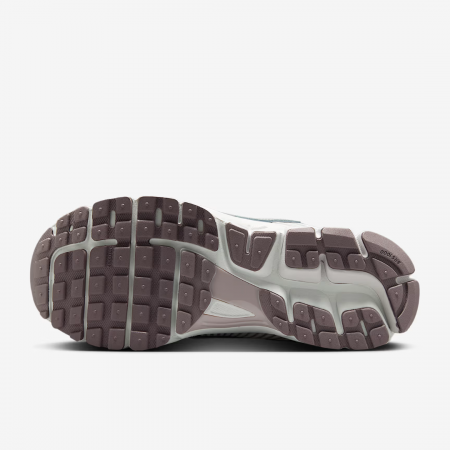 W NIKE ZOOM VOMERO 5 HV6417-001 [7]