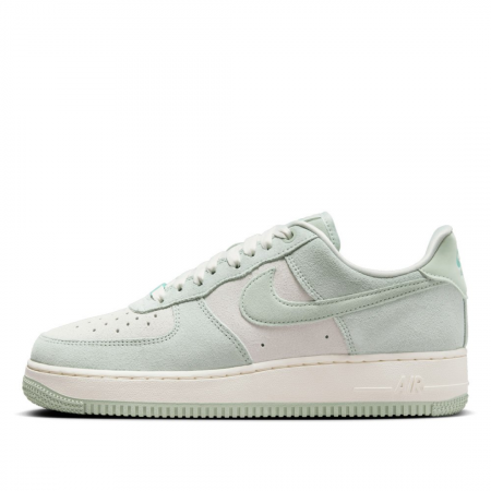 WMNS AIR FORCE 1 `07 SE TRK3 HQ1497-099 [1]