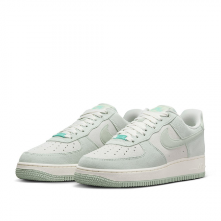 WMNS AIR FORCE 1 `07 SE TRK3 HQ1497-099 [2]
