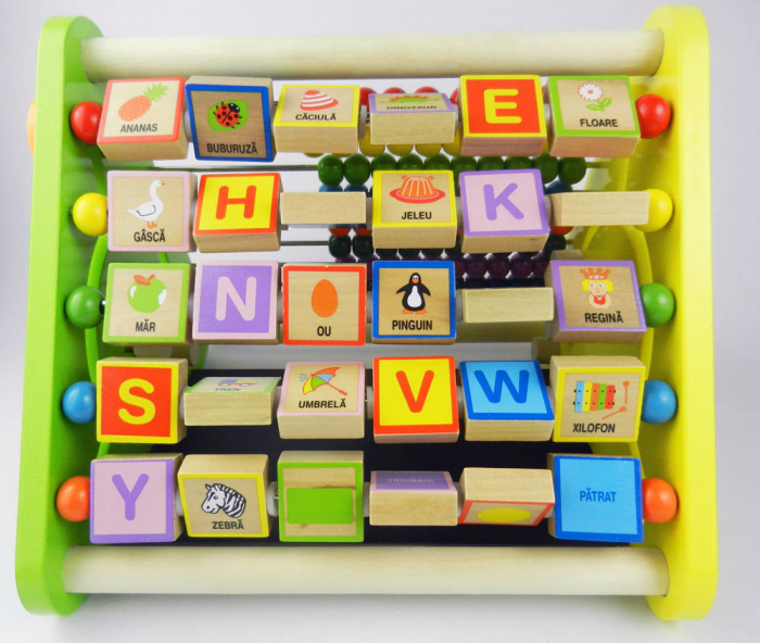 Centru de activitati - litere si imagini in romana [3]