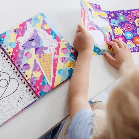 Carticica cu activitati si abtibilduri - Unicorn [2]