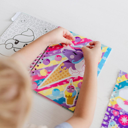 Carticica cu activitati si abtibilduri - Unicorn [3]