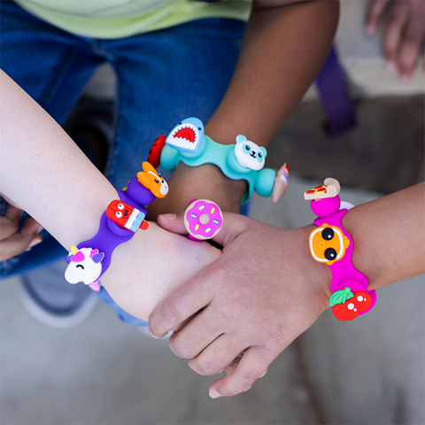 Set Bratara si inel cu talismane pop-it Plip Charms, roz [6]