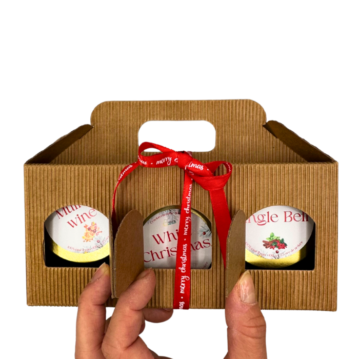 Trei lumanari parfumate de craciun intr-un pachet elegant [6]