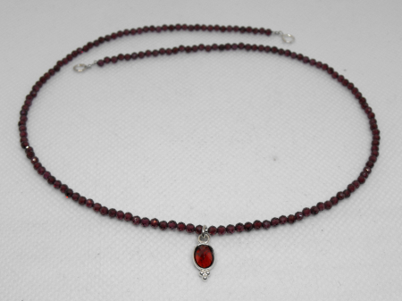 Pietre semipretioase - colier granat cu pandant granat