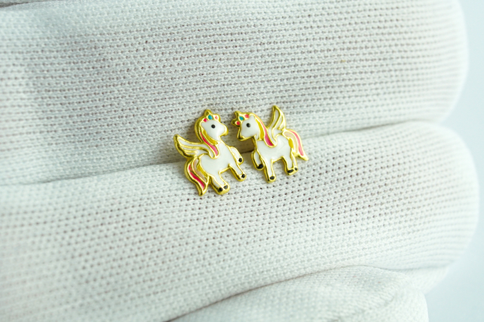 Cercei copii cu surub Unicorn inaripat, argint 925 placat cu aur 24K [3]