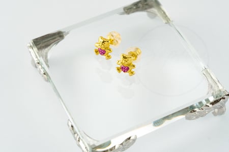 Cercei copii cu șurub Ursuleț cu cristal ROZ, argint 925 placat cu aur 24K – vedere frontală [5]