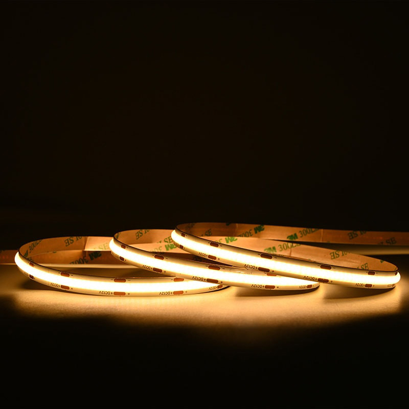 Banda LED COB 480 LED/m 24V 3000K IP20 - rolă pe fundal alb [2]