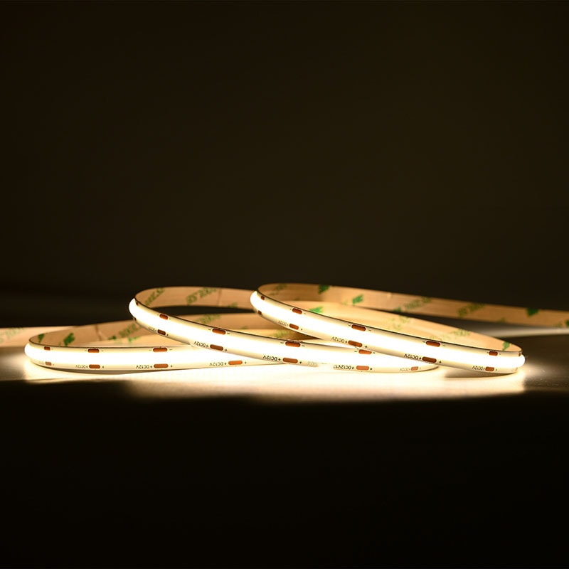 Banda LED COB 480 LED/m 24V 4000K IP20 - rolă pe fundal alb [2]