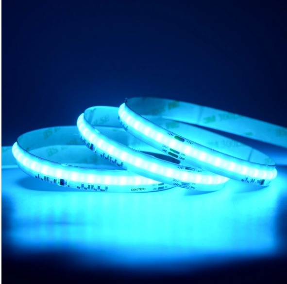 Banda LED 420 LED/m 24V IP20 - rolă pe fundal alb [2]