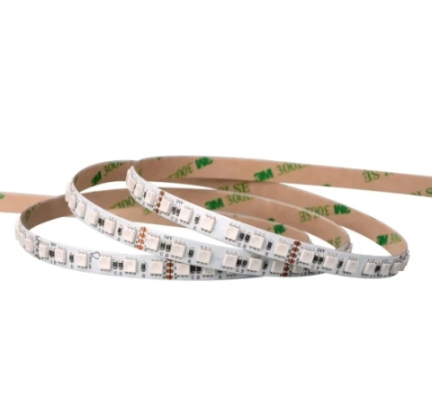 Bandă LED RGB și RGBW - Banda LED 120 LED/m 24V IP20 - rolă pe fundal alb