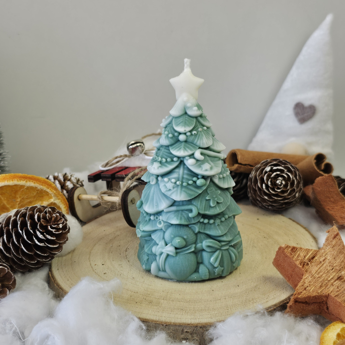 Lumânare decorativă „Bradul Dulce" – Zăpadă pe Crenguțe – 120g – Ceară de soia 100% naturală [5]