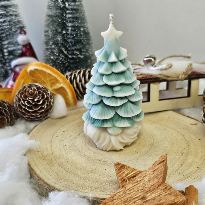 Lumânare decorativă „Bradul Spiridușului” – Zăpadă pe Crenguțe – 65g - Ceara de soia 100% naturala [4]