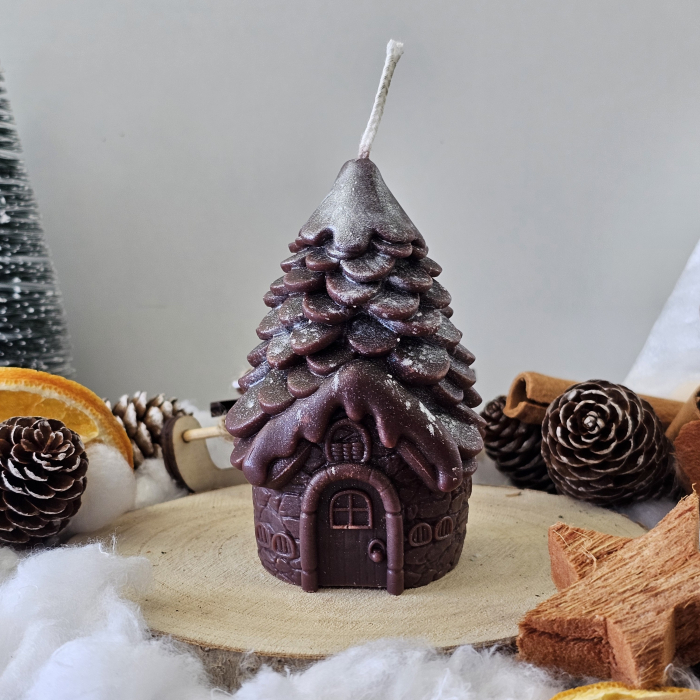 Lumânare decorativă „Căsuța din Poveste –Magia Sărbătorilor”-Maro,Alb– 140g– Ceară de soia 100% naturală [2]