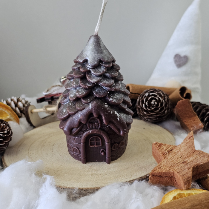 Lumânare decorativă „Căsuța din Poveste –Magia Sărbătorilor”-Maro,Alb– 140g– Ceară de soia 100% naturală [6]