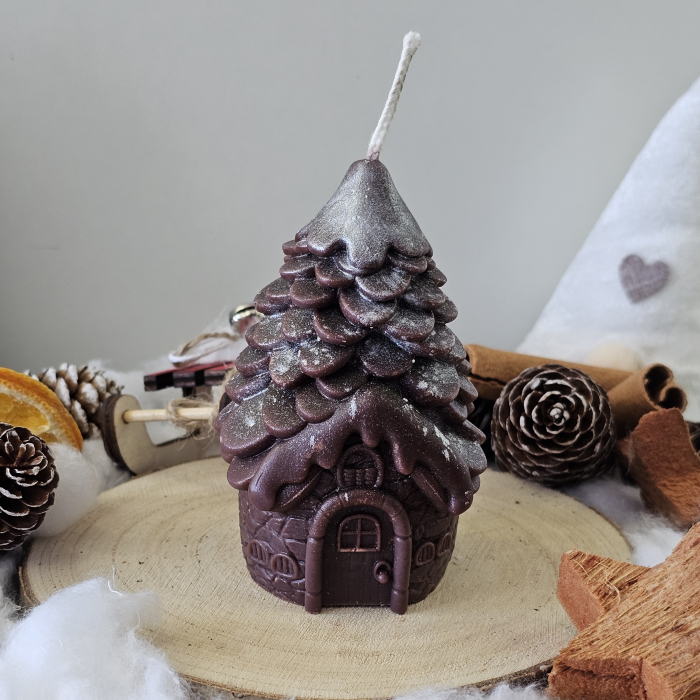 Lumânare decorativă „Căsuța din Poveste –Magia Sărbătorilor”-Maro,Alb– 140g– Ceară de soia 100% naturală [3]