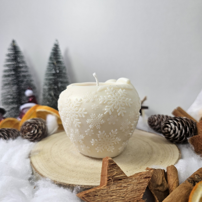 Lumânare decorativă „Mărul Crăciunului” – Alb – 250g – Ceară de soia 100% naturală pictată manual [7]